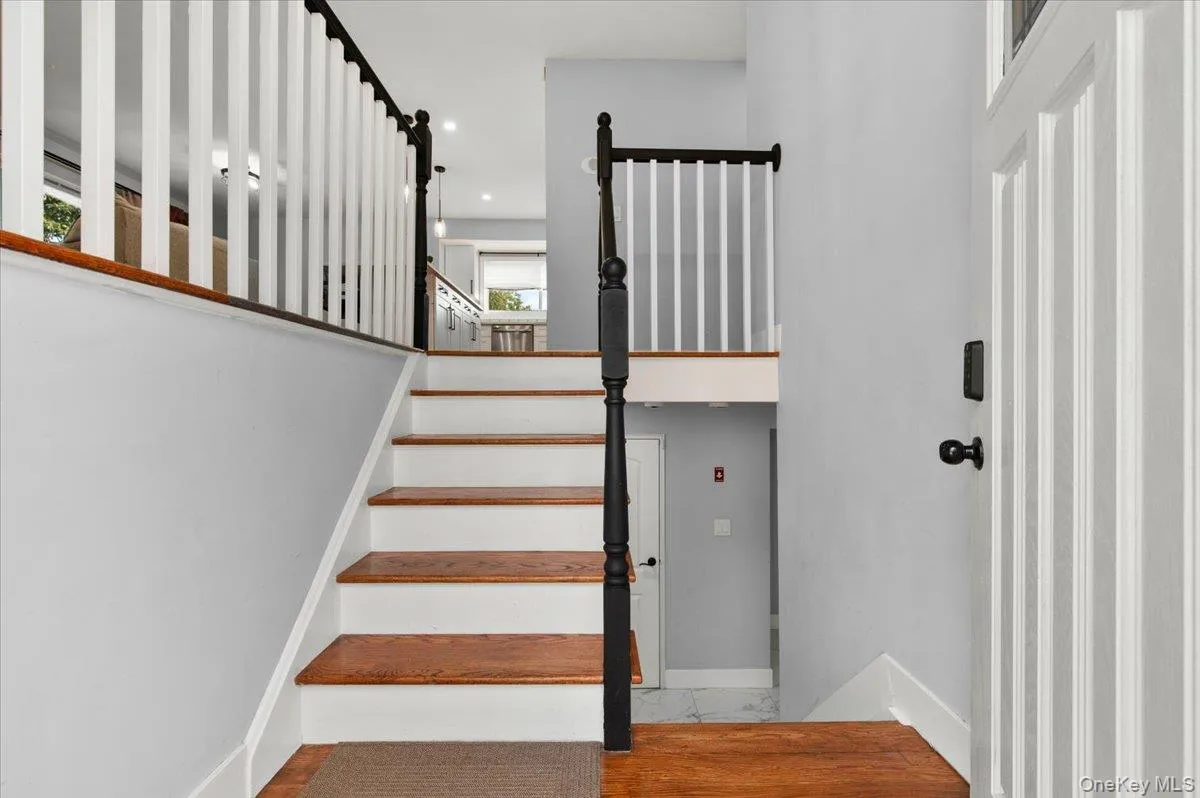 187 Catherine Street, North Hempstead, NY, 4 Bedrooms Bedrooms, 7 Rooms Rooms,2 BathroomsBathrooms,Residential,For Rent,Catherine,0,1050452 187 Catherine Street, North Hempstead, NY, 4 Bedrooms Bedrooms, 7 Rooms Rooms,2 BathroomsBathrooms,Residential,For Rent,Catherine,0,1050452