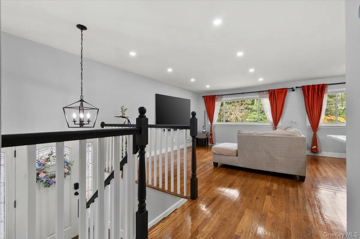 187 Catherine Street, North Hempstead, NY, 4 Bedrooms Bedrooms, 7 Rooms Rooms,2 BathroomsBathrooms,Residential,For Rent,Catherine,0,1050452 187 Catherine Street, North Hempstead, NY, 4 Bedrooms Bedrooms, 7 Rooms Rooms,2 BathroomsBathrooms,Residential,For Rent,Catherine,0,1050452