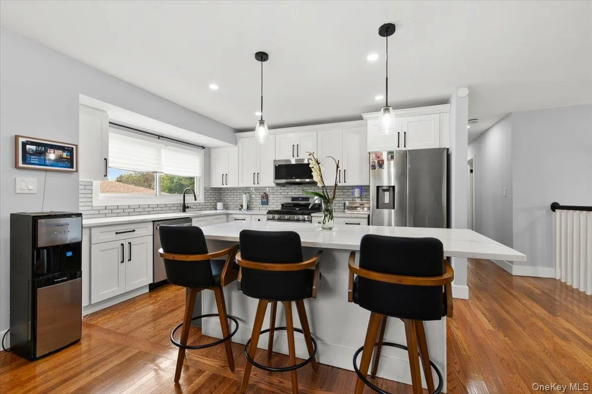 187 Catherine Street, North Hempstead, NY, 4 Bedrooms Bedrooms, 7 Rooms Rooms,2 BathroomsBathrooms,Residential,For Rent,Catherine,0,1050452 187 Catherine Street, North Hempstead, NY, 4 Bedrooms Bedrooms, 7 Rooms Rooms,2 BathroomsBathrooms,Residential,For Rent,Catherine,0,1050452