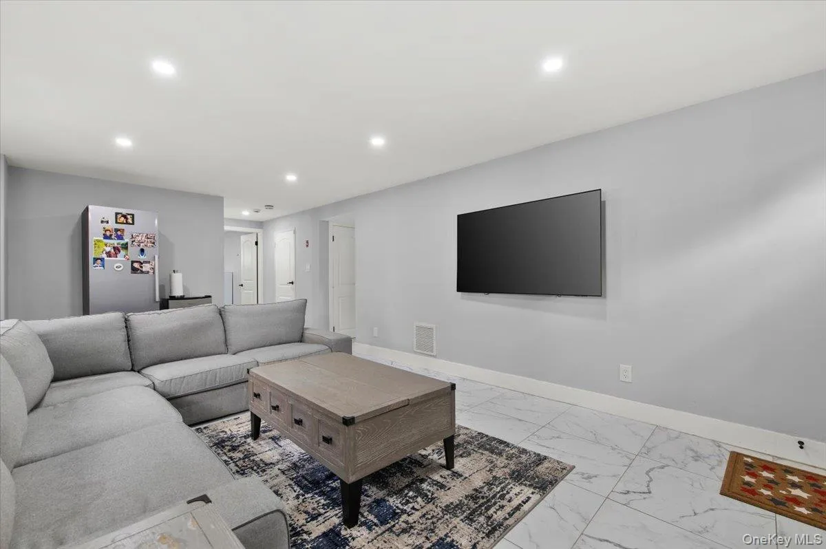 187 Catherine Street, North Hempstead, NY, 4 Bedrooms Bedrooms, 7 Rooms Rooms,2 BathroomsBathrooms,Residential,For Rent,Catherine,0,1050452 187 Catherine Street, North Hempstead, NY, 4 Bedrooms Bedrooms, 7 Rooms Rooms,2 BathroomsBathrooms,Residential,For Rent,Catherine,0,1050452