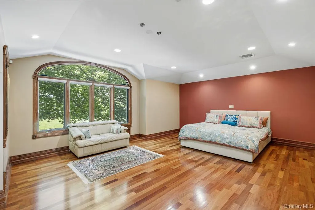 actual with 3 walk-in closets actual with 3 walk-in closets