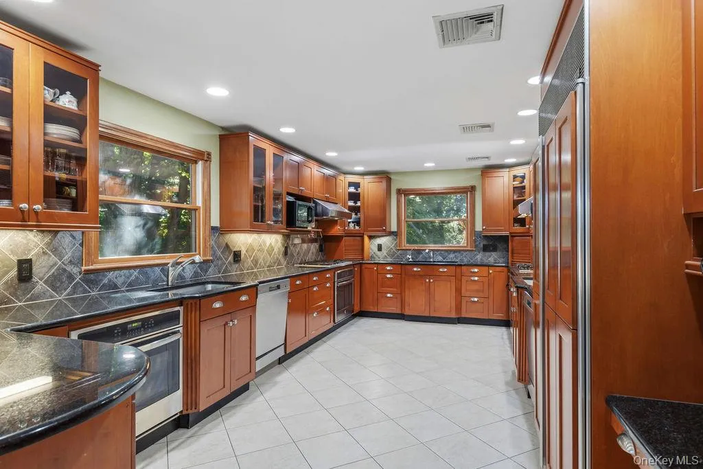 actual - 3 ovens, 3 sinks, dual cooktops and dishwashers actual - 3 ovens, 3 sinks, dual cooktops and dishwashers