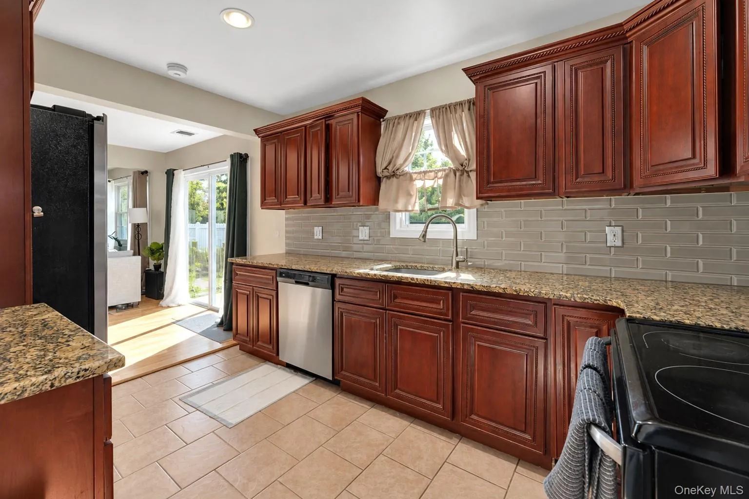 11 Palm Street, Islip, NY, 4 Bedrooms Bedrooms, 9 Rooms Rooms,3 BathroomsBathrooms,Residential,For Rent,Palm,0,1050466 11 Palm Street, Islip, NY, 4 Bedrooms Bedrooms, 9 Rooms Rooms,3 BathroomsBathrooms,Residential,For Rent,Palm,0,1050466