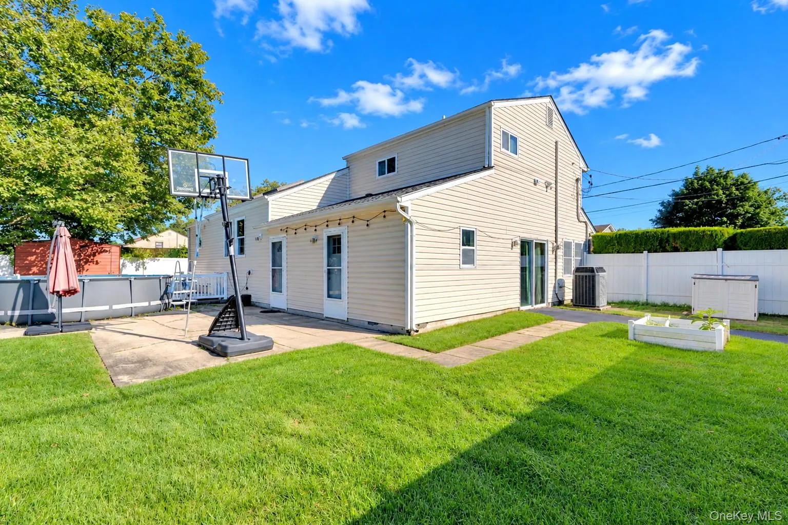 11 Palm Street, Islip, NY, 4 Bedrooms Bedrooms, 9 Rooms Rooms,3 BathroomsBathrooms,Residential,For Rent,Palm,0,1050466 11 Palm Street, Islip, NY, 4 Bedrooms Bedrooms, 9 Rooms Rooms,3 BathroomsBathrooms,Residential,For Rent,Palm,0,1050466