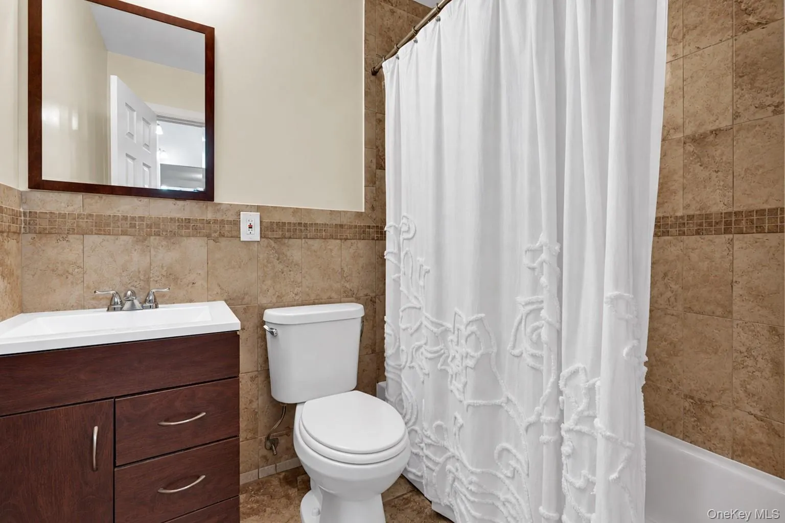 11 Palm Street, Islip, NY, 4 Bedrooms Bedrooms, 9 Rooms Rooms,3 BathroomsBathrooms,Residential,For Rent,Palm,0,1050466 11 Palm Street, Islip, NY, 4 Bedrooms Bedrooms, 9 Rooms Rooms,3 BathroomsBathrooms,Residential,For Rent,Palm,0,1050466