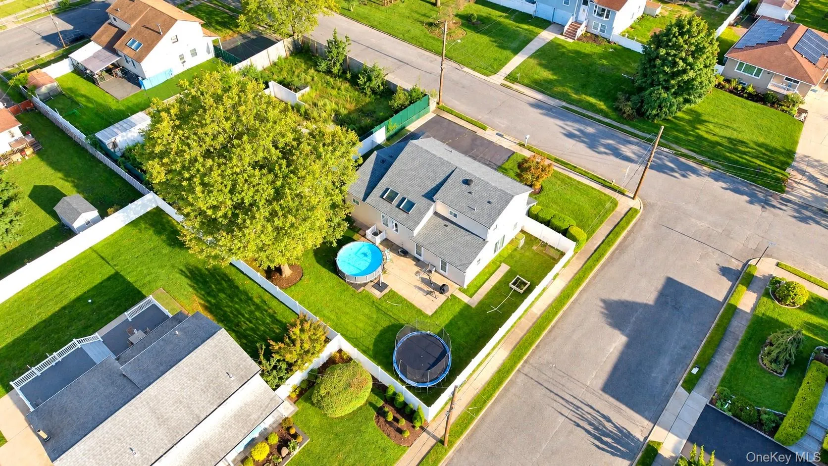 11 Palm Street, Islip, NY, 4 Bedrooms Bedrooms, 9 Rooms Rooms,3 BathroomsBathrooms,Residential,For Rent,Palm,0,1050466 11 Palm Street, Islip, NY, 4 Bedrooms Bedrooms, 9 Rooms Rooms,3 BathroomsBathrooms,Residential,For Rent,Palm,0,1050466