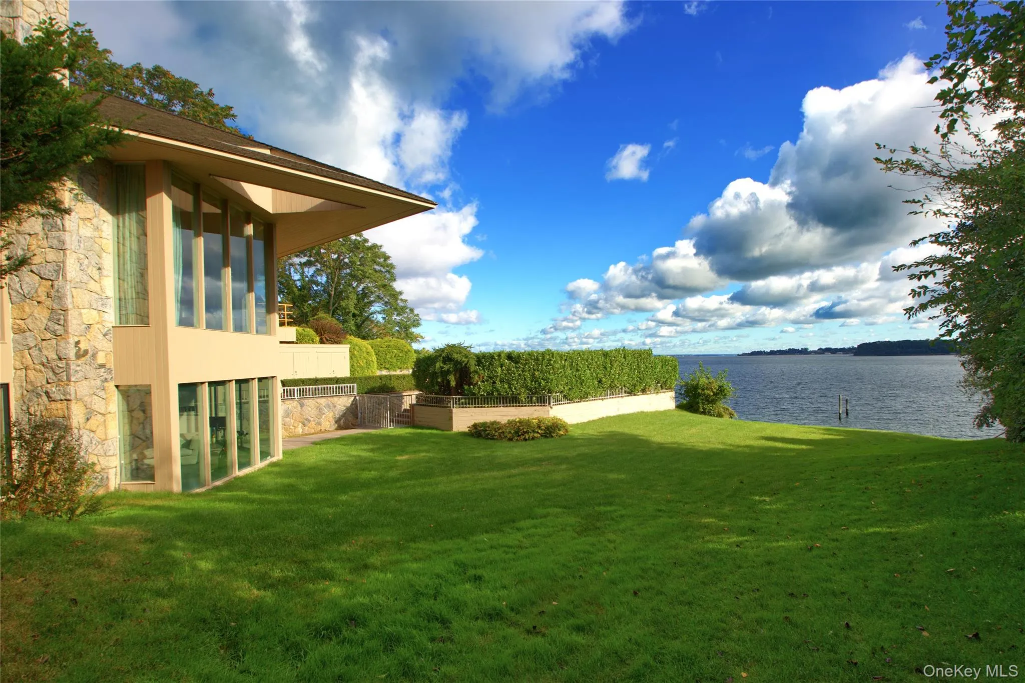 15 Gatsby Lane, North Hempstead, NY, 5 Bedrooms Bedrooms, 11 Rooms Rooms,6 BathroomsBathrooms,Residential,For Rent,Gatsby,0,1050476 15 Gatsby Lane, North Hempstead, NY, 5 Bedrooms Bedrooms, 11 Rooms Rooms,6 BathroomsBathrooms,Residential,For Rent,Gatsby,0,1050476