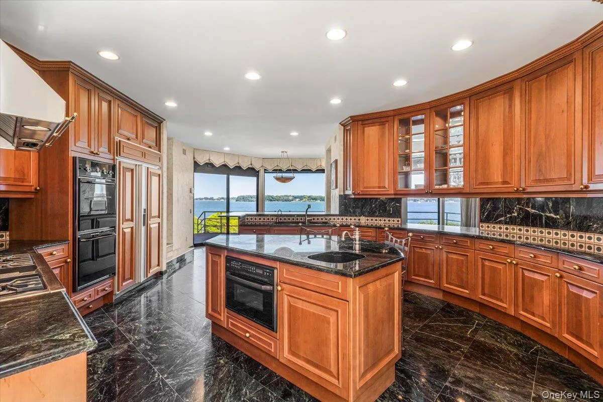 15 Gatsby Lane, North Hempstead, NY, 5 Bedrooms Bedrooms, 11 Rooms Rooms,6 BathroomsBathrooms,Residential,For Rent,Gatsby,0,1050476 15 Gatsby Lane, North Hempstead, NY, 5 Bedrooms Bedrooms, 11 Rooms Rooms,6 BathroomsBathrooms,Residential,For Rent,Gatsby,0,1050476