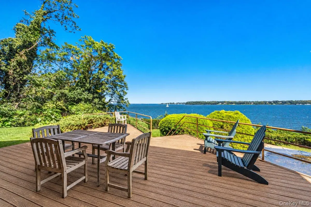 15 Gatsby Lane, North Hempstead, NY, 5 Bedrooms Bedrooms, 11 Rooms Rooms,6 BathroomsBathrooms,Residential,For Rent,Gatsby,0,1050476 15 Gatsby Lane, North Hempstead, NY, 5 Bedrooms Bedrooms, 11 Rooms Rooms,6 BathroomsBathrooms,Residential,For Rent,Gatsby,0,1050476