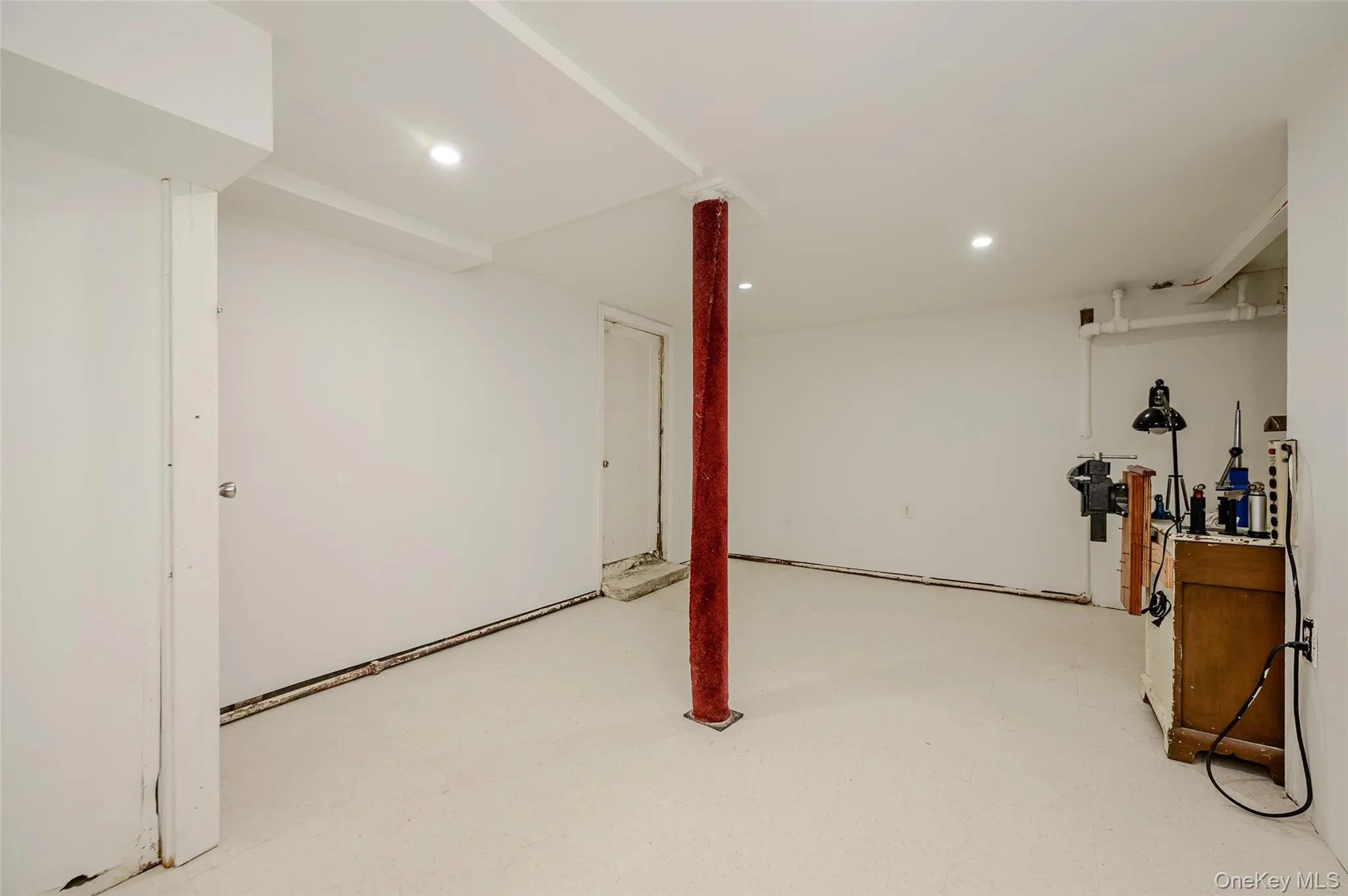 596 Irving Street, North Hempstead, NY, 4 Bedrooms Bedrooms, 5 Rooms Rooms,1 BathroomBathrooms,Residential,For Rent,Irving,0,1050482 596 Irving Street, North Hempstead, NY, 4 Bedrooms Bedrooms, 5 Rooms Rooms,1 BathroomBathrooms,Residential,For Rent,Irving,0,1050482