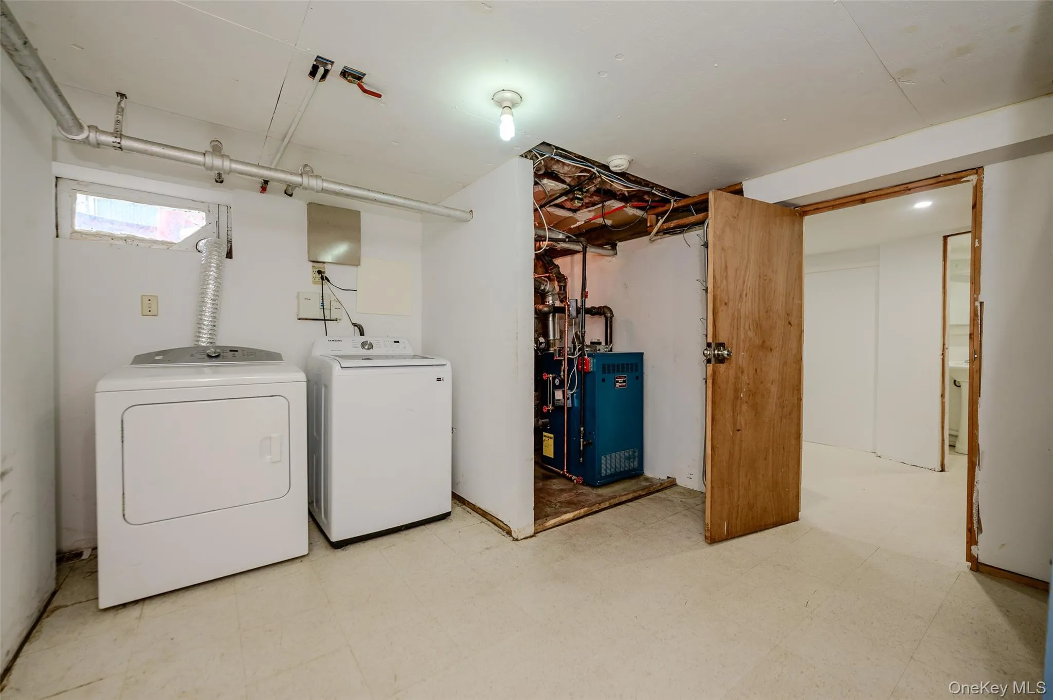 596 Irving Street, North Hempstead, NY, 4 Bedrooms Bedrooms, 5 Rooms Rooms,1 BathroomBathrooms,Residential,For Rent,Irving,0,1050482 596 Irving Street, North Hempstead, NY, 4 Bedrooms Bedrooms, 5 Rooms Rooms,1 BathroomBathrooms,Residential,For Rent,Irving,0,1050482