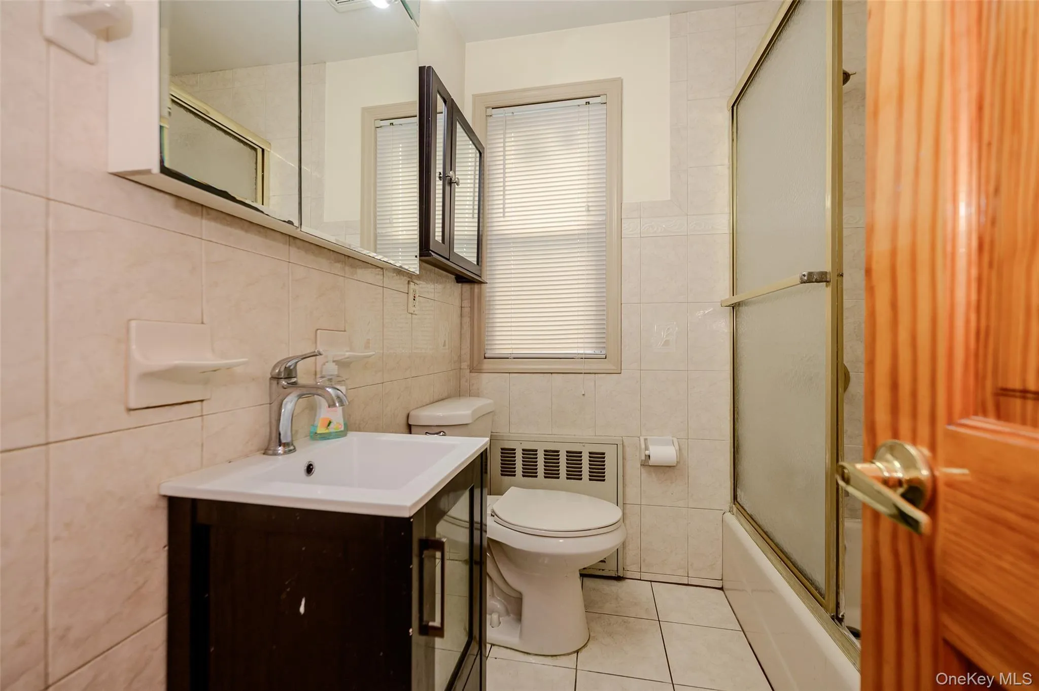 596 Irving Street, North Hempstead, NY, 4 Bedrooms Bedrooms, 5 Rooms Rooms,1 BathroomBathrooms,Residential,For Rent,Irving,0,1050482 596 Irving Street, North Hempstead, NY, 4 Bedrooms Bedrooms, 5 Rooms Rooms,1 BathroomBathrooms,Residential,For Rent,Irving,0,1050482