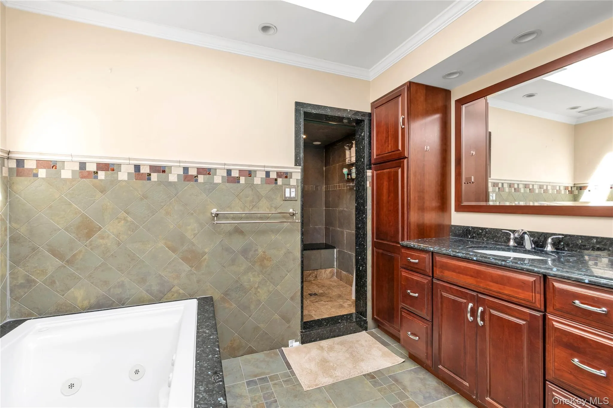 Jacuzzi tub and Shower Jacuzzi tub and Shower