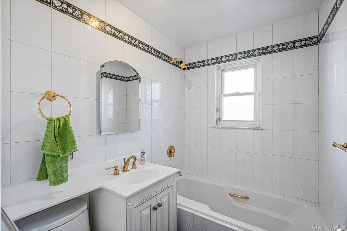 14-05 156th Street, New York, NY, 4 Bedrooms Bedrooms, 8 Rooms Rooms,2 BathroomsBathrooms,Residential,For Rent,156th,0,1050486 14-05 156th Street, New York, NY, 4 Bedrooms Bedrooms, 8 Rooms Rooms,2 BathroomsBathrooms,Residential,For Rent,156th,0,1050486