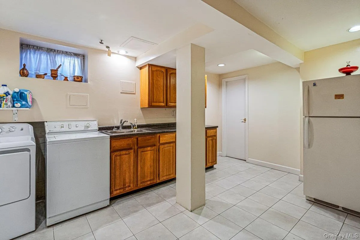14-05 156th Street, New York, NY, 4 Bedrooms Bedrooms, 8 Rooms Rooms,2 BathroomsBathrooms,Residential,For Rent,156th,0,1050486 14-05 156th Street, New York, NY, 4 Bedrooms Bedrooms, 8 Rooms Rooms,2 BathroomsBathrooms,Residential,For Rent,156th,0,1050486