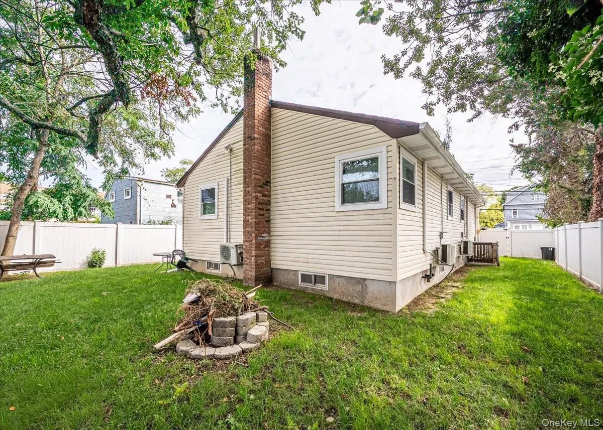 1364 5th Avenue, Islip, NY, 3 Bedrooms Bedrooms, 6 Rooms Rooms,1 BathroomBathrooms,Residential,For Rent,5th,0,1050489 1364 5th Avenue, Islip, NY, 3 Bedrooms Bedrooms, 6 Rooms Rooms,1 BathroomBathrooms,Residential,For Rent,5th,0,1050489