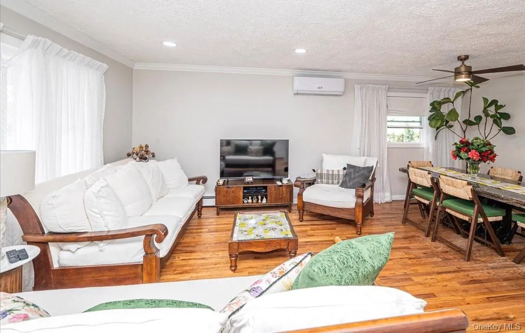 1364 5th Avenue, Islip, NY, 3 Bedrooms Bedrooms, 6 Rooms Rooms,1 BathroomBathrooms,Residential,For Rent,5th,0,1050489 1364 5th Avenue, Islip, NY, 3 Bedrooms Bedrooms, 6 Rooms Rooms,1 BathroomBathrooms,Residential,For Rent,5th,0,1050489