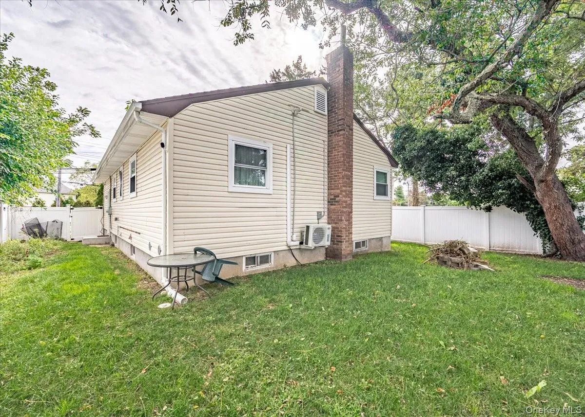 1364 5th Avenue, Islip, NY, 3 Bedrooms Bedrooms, 6 Rooms Rooms,1 BathroomBathrooms,Residential,For Rent,5th,0,1050489 1364 5th Avenue, Islip, NY, 3 Bedrooms Bedrooms, 6 Rooms Rooms,1 BathroomBathrooms,Residential,For Rent,5th,0,1050489