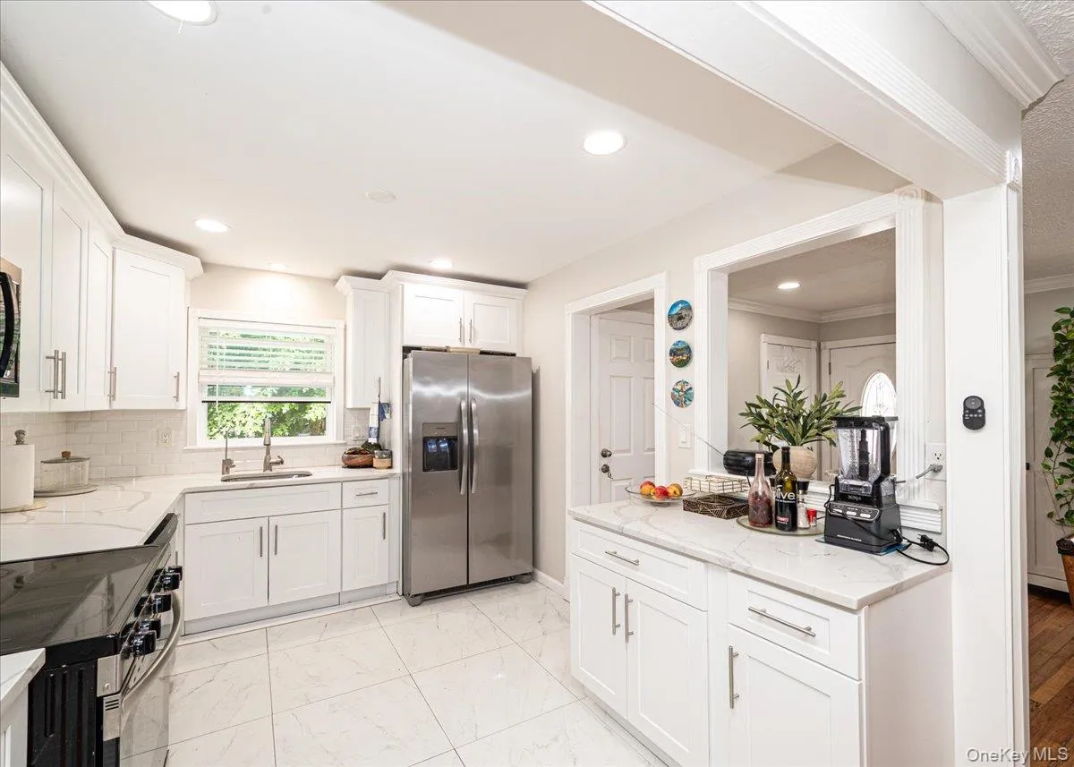 1364 5th Avenue, Islip, NY, 3 Bedrooms Bedrooms, 6 Rooms Rooms,1 BathroomBathrooms,Residential,For Rent,5th,0,1050489 1364 5th Avenue, Islip, NY, 3 Bedrooms Bedrooms, 6 Rooms Rooms,1 BathroomBathrooms,Residential,For Rent,5th,0,1050489