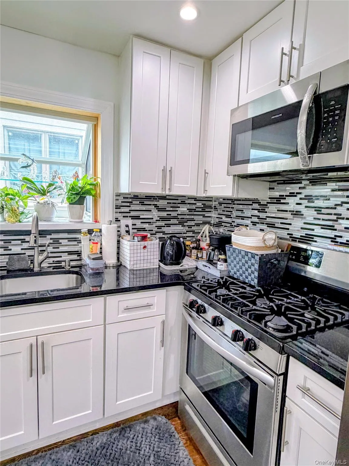 160-28 87th Street, New York, NY, 4 Bedrooms Bedrooms, 9 Rooms Rooms,2 BathroomsBathrooms,Residential,For Rent,87th,0,1050493 160-28 87th Street, New York, NY, 4 Bedrooms Bedrooms, 9 Rooms Rooms,2 BathroomsBathrooms,Residential,For Rent,87th,0,1050493