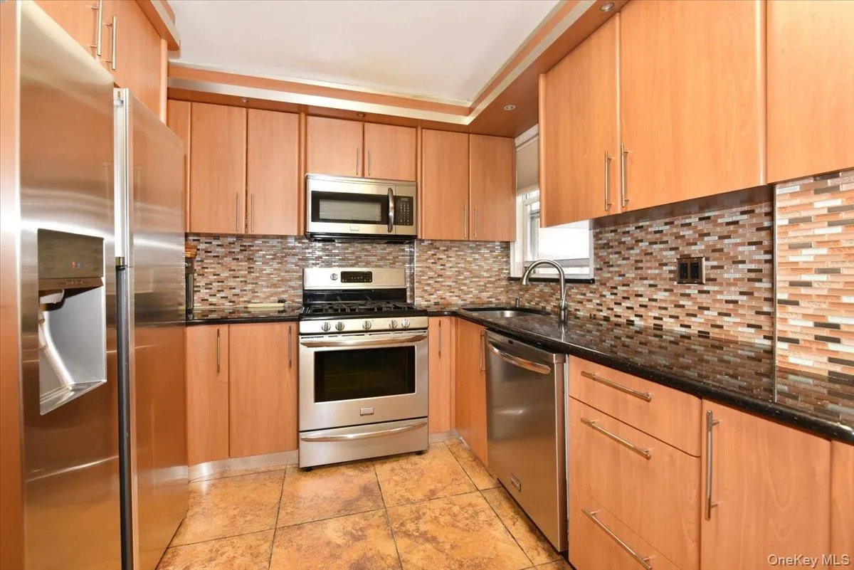 9737 63rd Road, New York, NY, 3 Bedrooms Bedrooms, 5 Rooms Rooms,1 BathroomBathrooms,Residential,For Rent,63rd,0,1050500 9737 63rd Road, New York, NY, 3 Bedrooms Bedrooms, 5 Rooms Rooms,1 BathroomBathrooms,Residential,For Rent,63rd,0,1050500