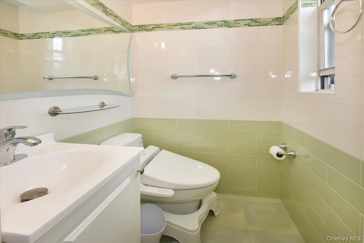 9737 63rd Road, New York, NY, 3 Bedrooms Bedrooms, 5 Rooms Rooms,1 BathroomBathrooms,Residential,For Rent,63rd,0,1050500 9737 63rd Road, New York, NY, 3 Bedrooms Bedrooms, 5 Rooms Rooms,1 BathroomBathrooms,Residential,For Rent,63rd,0,1050500