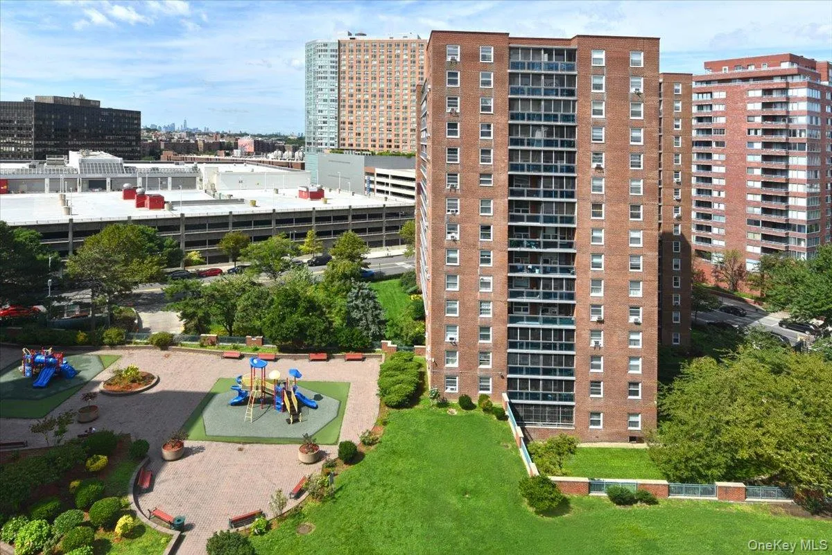 9737 63rd Road, New York, NY, 3 Bedrooms Bedrooms, 5 Rooms Rooms,1 BathroomBathrooms,Residential,For Rent,63rd,0,1050500 9737 63rd Road, New York, NY, 3 Bedrooms Bedrooms, 5 Rooms Rooms,1 BathroomBathrooms,Residential,For Rent,63rd,0,1050500