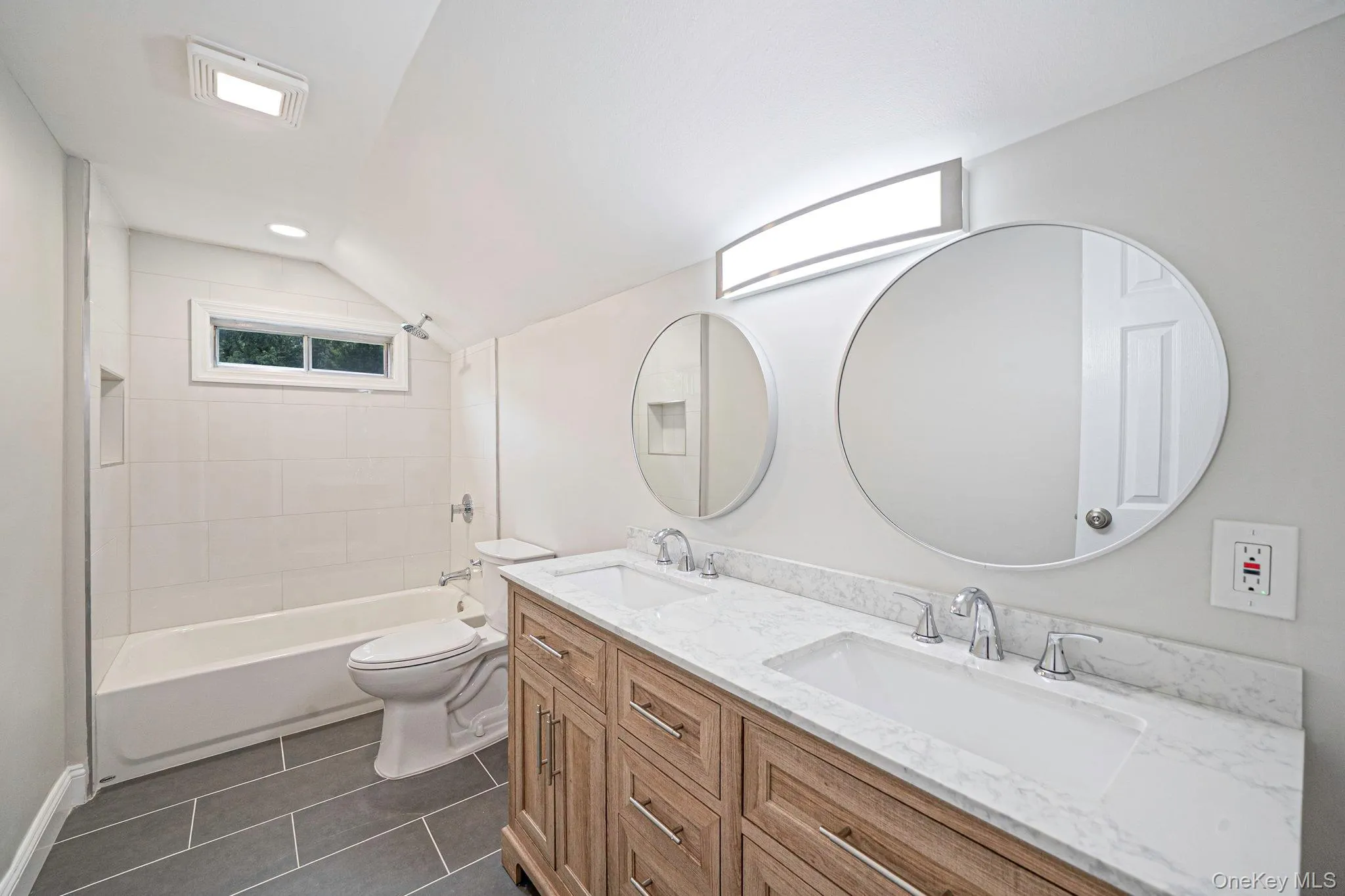 15 Sands Lane, Brookhaven, NY, 5 Bedrooms Bedrooms, 12 Rooms Rooms,3 BathroomsBathrooms,Residential,For Rent,Sands,0,1050505 15 Sands Lane, Brookhaven, NY, 5 Bedrooms Bedrooms, 12 Rooms Rooms,3 BathroomsBathrooms,Residential,For Rent,Sands,0,1050505