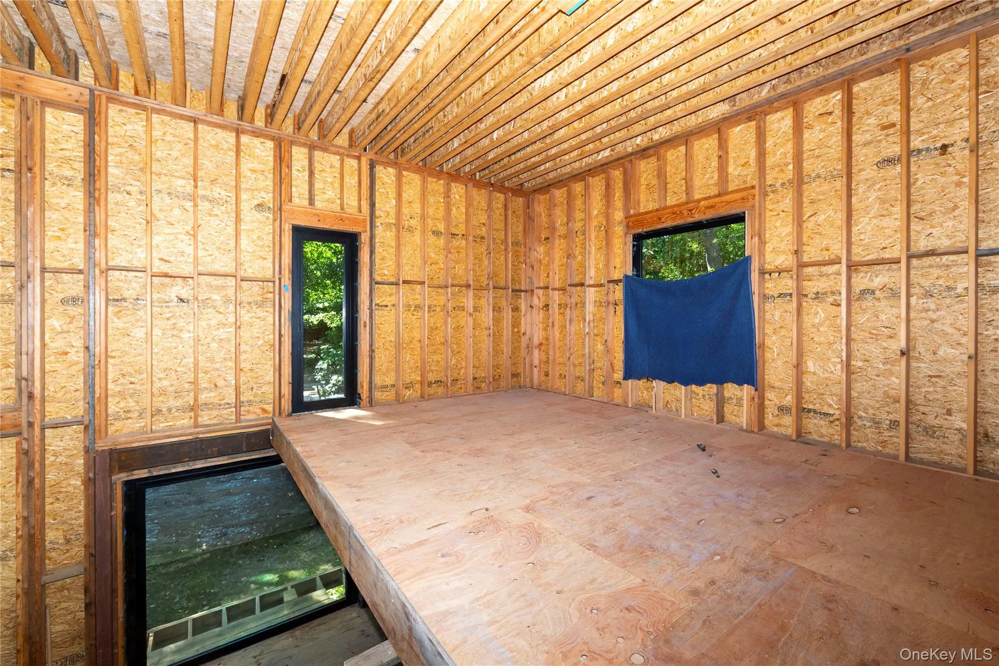 Above, an open loft or gallery. Above, an open loft or gallery.
