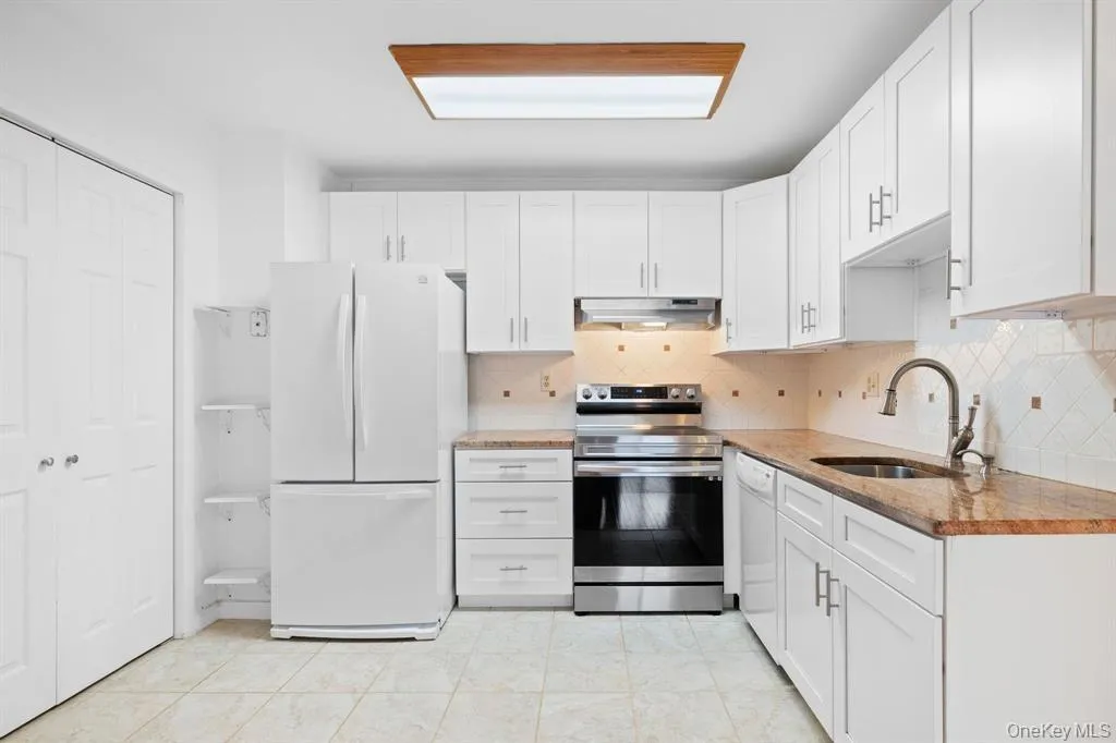 167 Sierra Vista Lane, Clarkstown, NY, 1 Bedroom Bedrooms, 4 Rooms Rooms,1 BathroomBathrooms,Residential,For Rent,Sierra Vista,0,1050510 167 Sierra Vista Lane, Clarkstown, NY, 1 Bedroom Bedrooms, 4 Rooms Rooms,1 BathroomBathrooms,Residential,For Rent,Sierra Vista,0,1050510