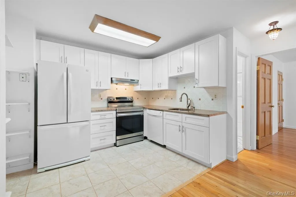 167 Sierra Vista Lane, Clarkstown, NY, 1 Bedroom Bedrooms, 4 Rooms Rooms,1 BathroomBathrooms,Residential,For Rent,Sierra Vista,0,1050510 167 Sierra Vista Lane, Clarkstown, NY, 1 Bedroom Bedrooms, 4 Rooms Rooms,1 BathroomBathrooms,Residential,For Rent,Sierra Vista,0,1050510