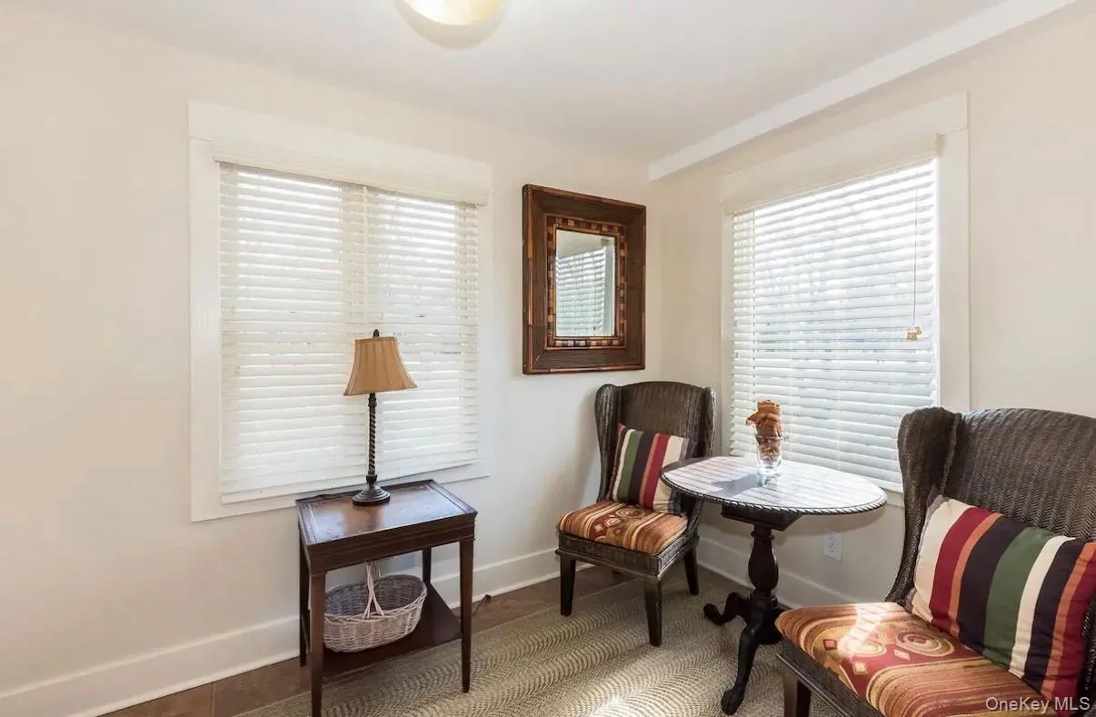 572 Montauk Highway, Southampton, NY, 6 Bedroom Bedrooms, 14 Room Rooms,2 BathroomBathrooms,Residential Lease,For Rent,Montauk Highway,0,1050511 572 Montauk Highway, Southampton, NY, 6 Bedroom Bedrooms, 14 Room Rooms,2 BathroomBathrooms,Residential Lease,For Rent,Montauk Highway,0,1050511