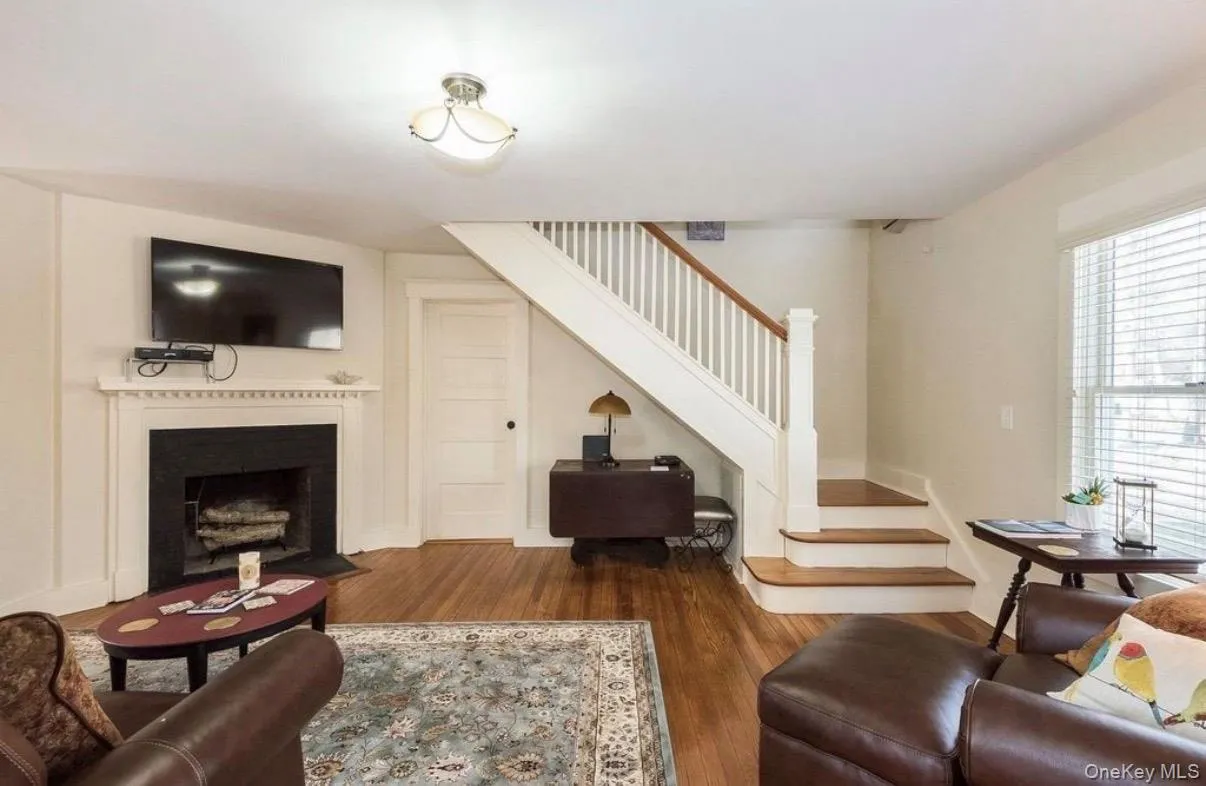 572 Montauk Highway, Southampton, NY, 6 Bedroom Bedrooms, 14 Room Rooms,2 BathroomBathrooms,Residential Lease,For Rent,Montauk Highway,0,1050511 572 Montauk Highway, Southampton, NY, 6 Bedroom Bedrooms, 14 Room Rooms,2 BathroomBathrooms,Residential Lease,For Rent,Montauk Highway,0,1050511