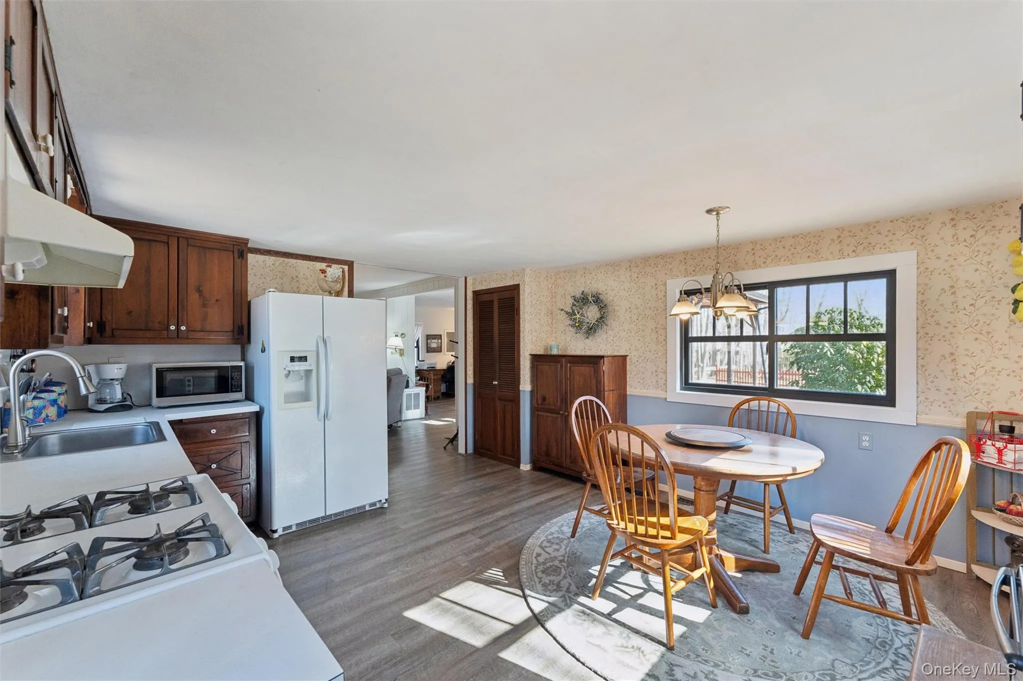 20 Hildreth Street, Southampton, NY, 3 Bedrooms Bedrooms, 7 Rooms Rooms,1 BathroomBathrooms,Residential Lease,For Rent,Hildreth,0,1050514 20 Hildreth Street, Southampton, NY, 3 Bedrooms Bedrooms, 7 Rooms Rooms,1 BathroomBathrooms,Residential Lease,For Rent,Hildreth,0,1050514