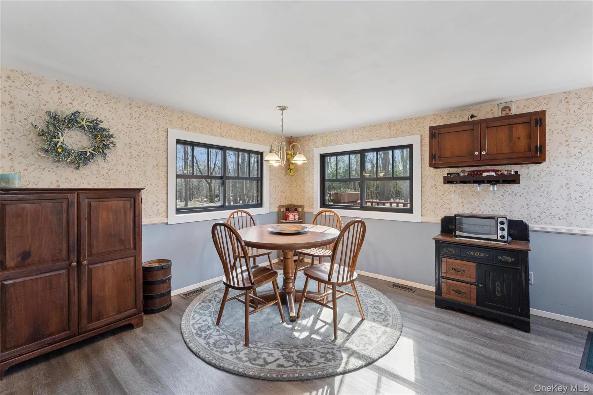 20 Hildreth Street, Southampton, NY, 3 Bedrooms Bedrooms, 7 Rooms Rooms,1 BathroomBathrooms,Residential Lease,For Rent,Hildreth,0,1050514 20 Hildreth Street, Southampton, NY, 3 Bedrooms Bedrooms, 7 Rooms Rooms,1 BathroomBathrooms,Residential Lease,For Rent,Hildreth,0,1050514