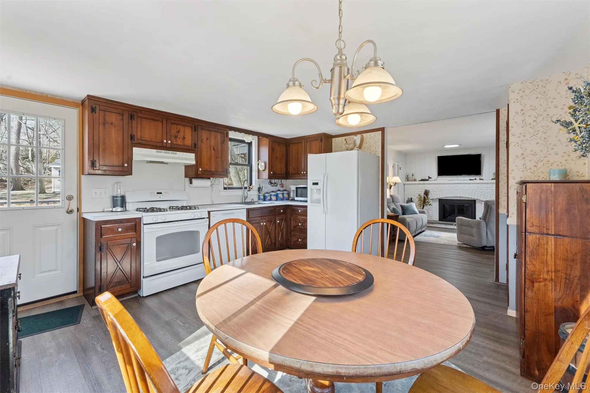 20 Hildreth Street, Southampton, NY, 3 Bedrooms Bedrooms, 7 Rooms Rooms,1 BathroomBathrooms,Residential Lease,For Rent,Hildreth,0,1050514 20 Hildreth Street, Southampton, NY, 3 Bedrooms Bedrooms, 7 Rooms Rooms,1 BathroomBathrooms,Residential Lease,For Rent,Hildreth,0,1050514