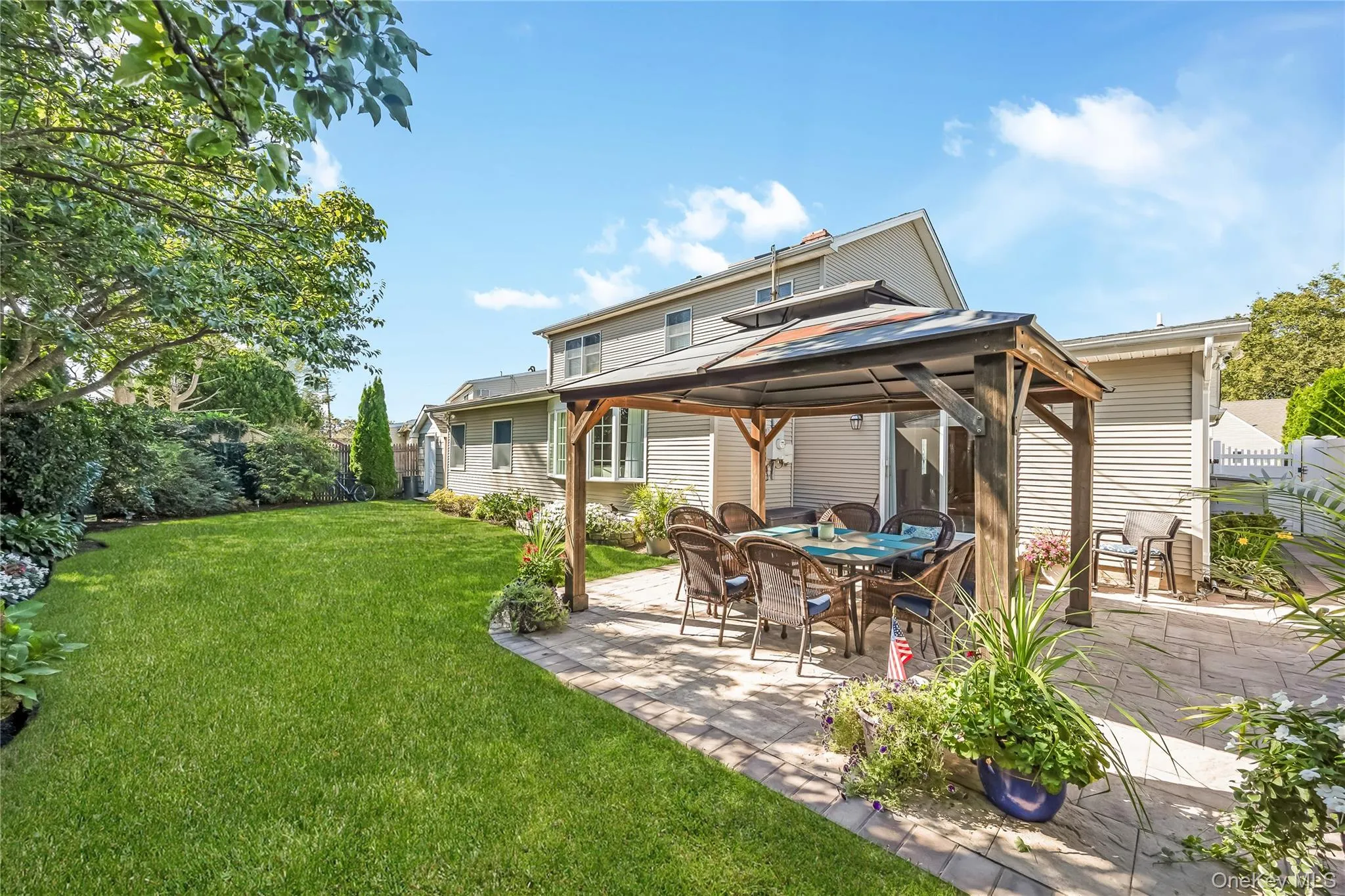 42 Grey Lane, Hempstead, NY, 5 Bedrooms Bedrooms, 10 Rooms Rooms,2 BathroomsBathrooms,Residential,For Rent,Grey,0,1050522 42 Grey Lane, Hempstead, NY, 5 Bedrooms Bedrooms, 10 Rooms Rooms,2 BathroomsBathrooms,Residential,For Rent,Grey,0,1050522