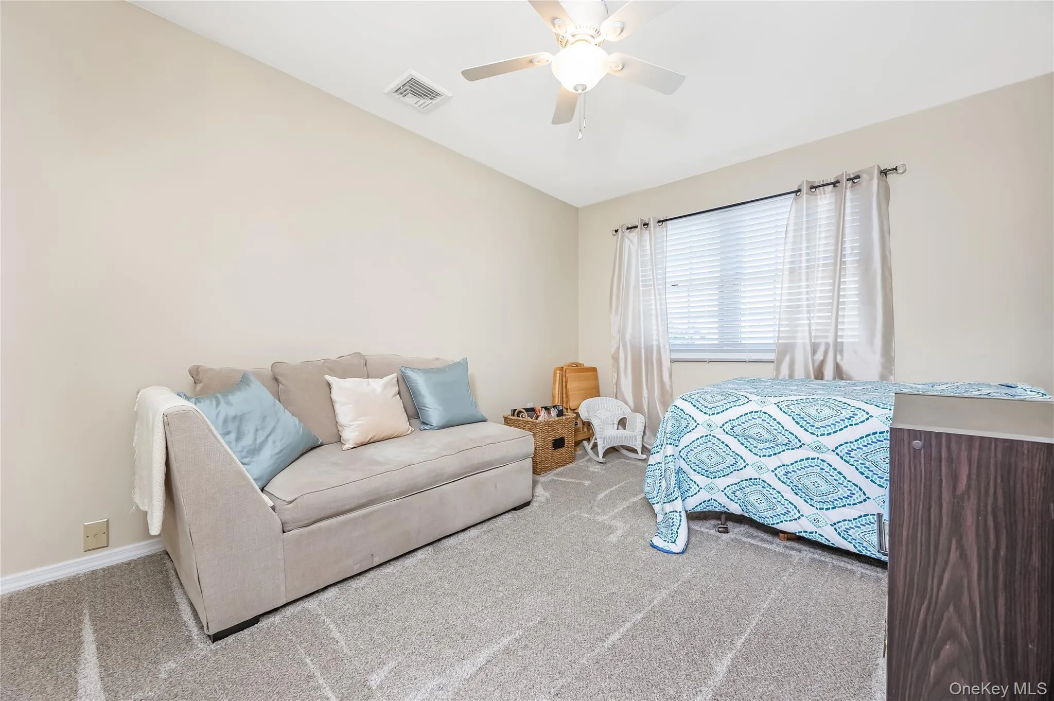 42 Grey Lane, Hempstead, NY, 5 Bedrooms Bedrooms, 10 Rooms Rooms,2 BathroomsBathrooms,Residential,For Rent,Grey,0,1050522 42 Grey Lane, Hempstead, NY, 5 Bedrooms Bedrooms, 10 Rooms Rooms,2 BathroomsBathrooms,Residential,For Rent,Grey,0,1050522