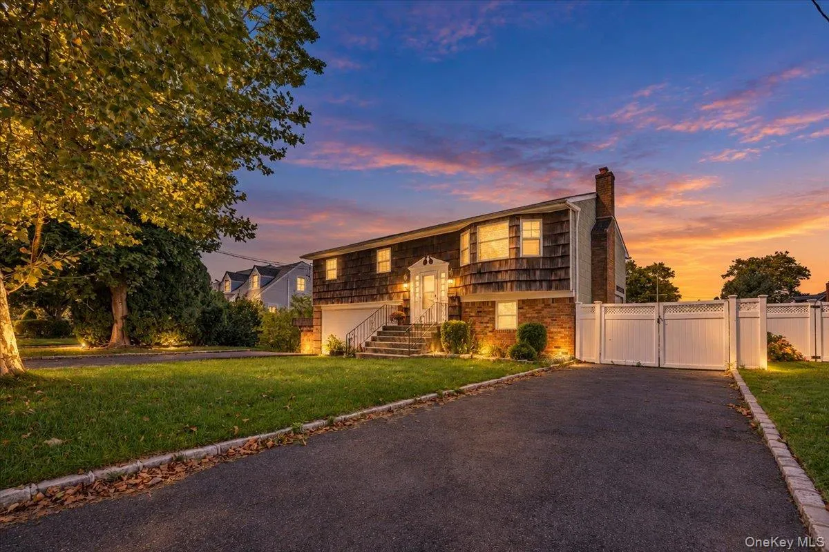 5 Central Avenue, Babylon, NY, 4 Bedrooms Bedrooms, 12 Rooms Rooms,3 BathroomsBathrooms,Residential,For Rent,Central,0,1050526 5 Central Avenue, Babylon, NY, 4 Bedrooms Bedrooms, 12 Rooms Rooms,3 BathroomsBathrooms,Residential,For Rent,Central,0,1050526