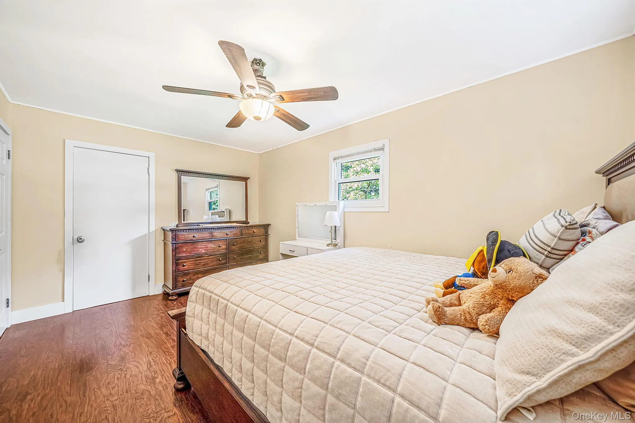 33 Pine Cone Street, Brookhaven, NY, 2 Bedrooms Bedrooms, 4 Rooms Rooms,1 BathroomBathrooms,Residential,For Rent,Pine Cone,0,1050529 33 Pine Cone Street, Brookhaven, NY, 2 Bedrooms Bedrooms, 4 Rooms Rooms,1 BathroomBathrooms,Residential,For Rent,Pine Cone,0,1050529