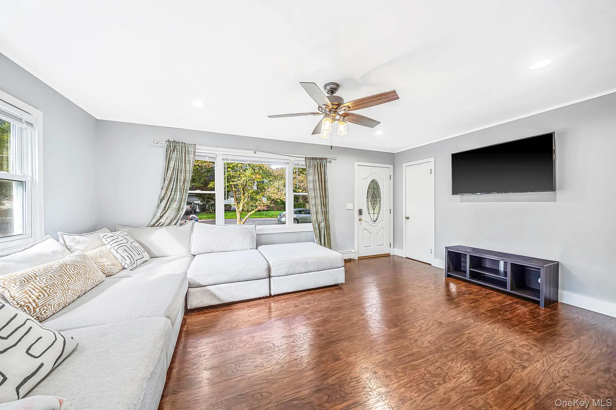33 Pine Cone Street, Brookhaven, NY, 2 Bedrooms Bedrooms, 4 Rooms Rooms,1 BathroomBathrooms,Residential,For Rent,Pine Cone,0,1050529 33 Pine Cone Street, Brookhaven, NY, 2 Bedrooms Bedrooms, 4 Rooms Rooms,1 BathroomBathrooms,Residential,For Rent,Pine Cone,0,1050529