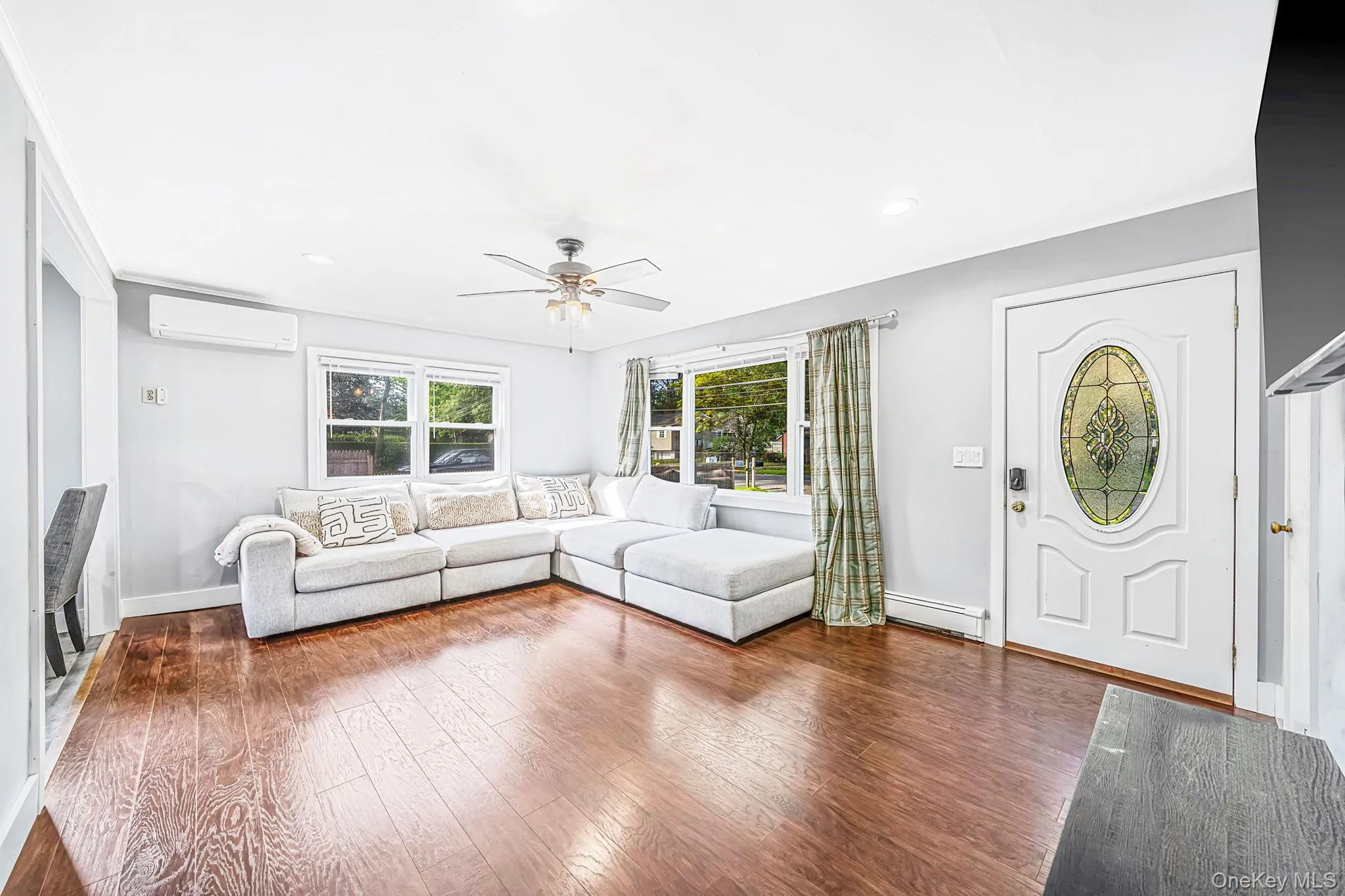 33 Pine Cone Street, Brookhaven, NY, 2 Bedrooms Bedrooms, 4 Rooms Rooms,1 BathroomBathrooms,Residential,For Rent,Pine Cone,0,1050529 33 Pine Cone Street, Brookhaven, NY, 2 Bedrooms Bedrooms, 4 Rooms Rooms,1 BathroomBathrooms,Residential,For Rent,Pine Cone,0,1050529