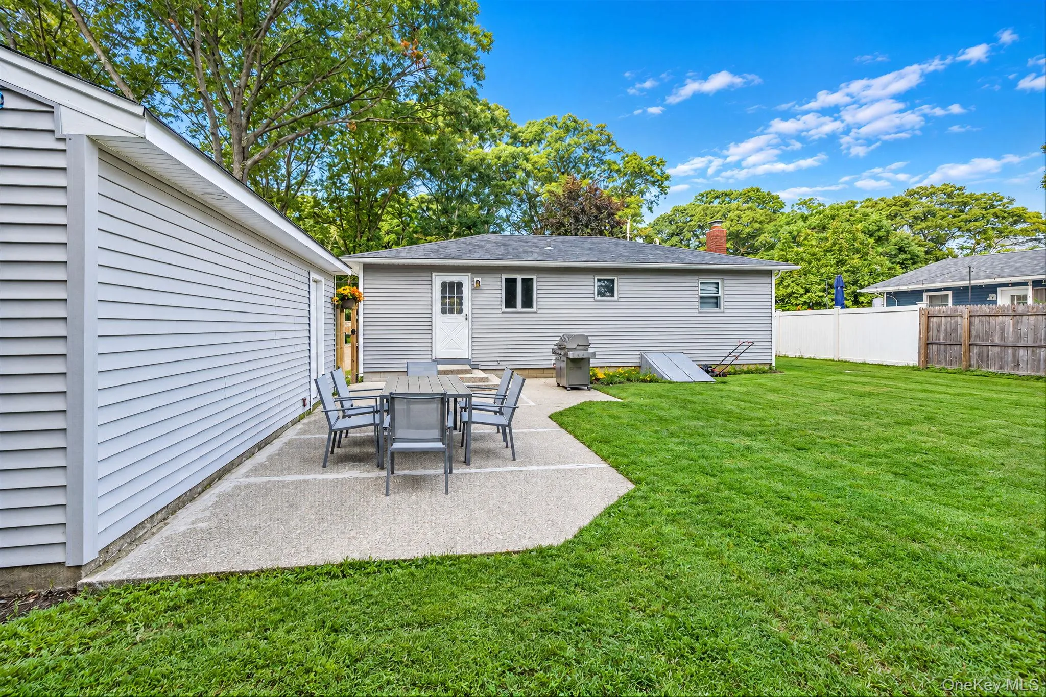 33 Pine Cone Street, Brookhaven, NY, 2 Bedrooms Bedrooms, 4 Rooms Rooms,1 BathroomBathrooms,Residential,For Rent,Pine Cone,0,1050529 33 Pine Cone Street, Brookhaven, NY, 2 Bedrooms Bedrooms, 4 Rooms Rooms,1 BathroomBathrooms,Residential,For Rent,Pine Cone,0,1050529