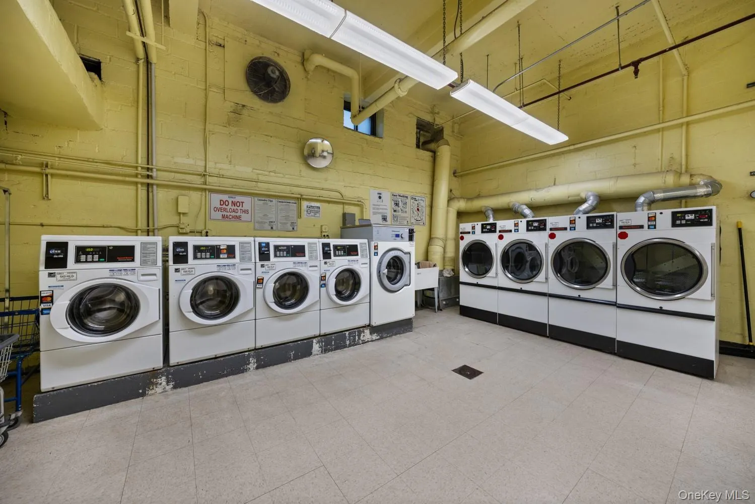 9906 58th Avenue, New York, NY, 2 Rooms Rooms,1 BathroomBathrooms,Residential,For Rent,58th,0,1050537 9906 58th Avenue, New York, NY, 2 Rooms Rooms,1 BathroomBathrooms,Residential,For Rent,58th,0,1050537