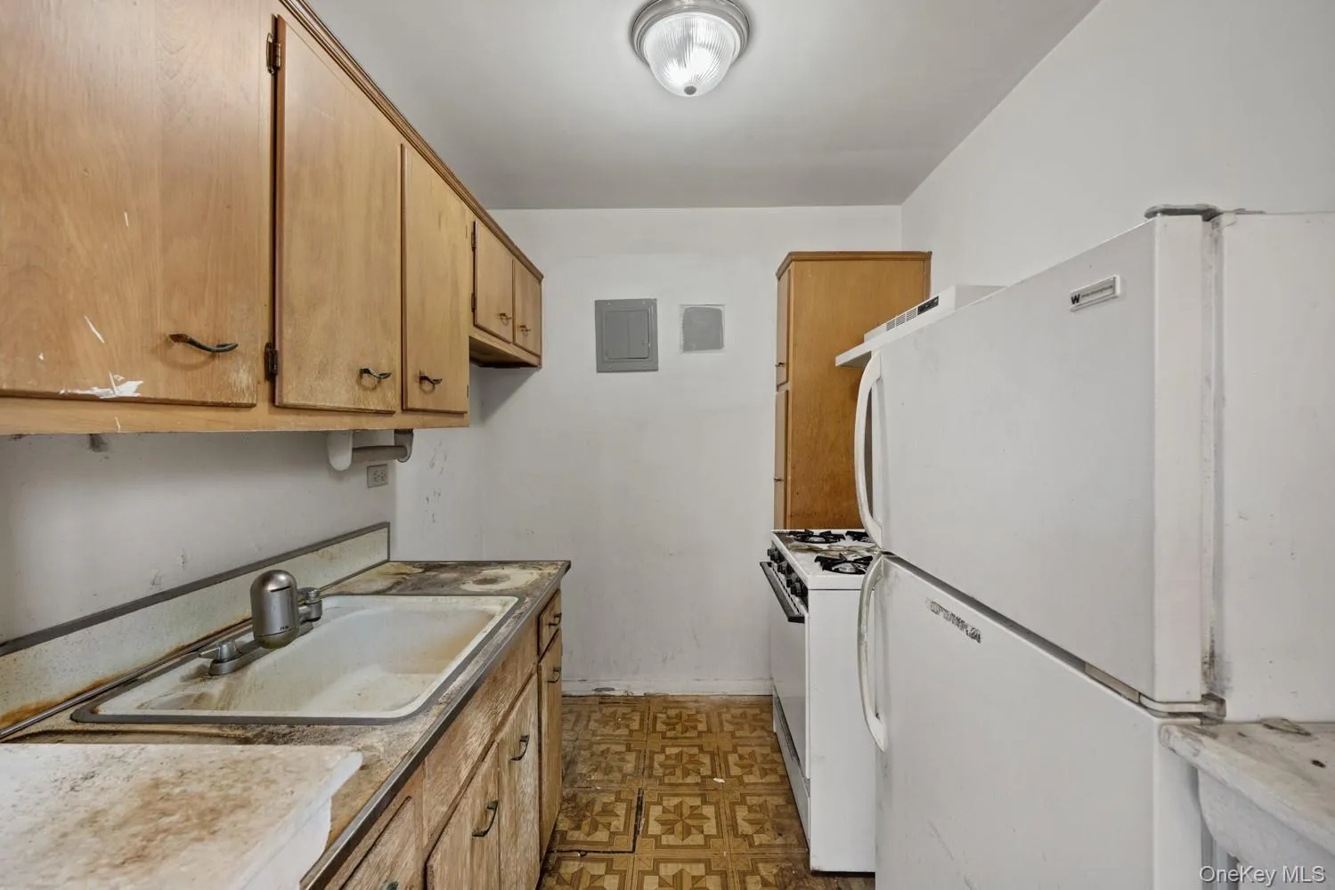 9906 58th Avenue, New York, NY, 2 Rooms Rooms,1 BathroomBathrooms,Residential,For Rent,58th,0,1050537 9906 58th Avenue, New York, NY, 2 Rooms Rooms,1 BathroomBathrooms,Residential,For Rent,58th,0,1050537