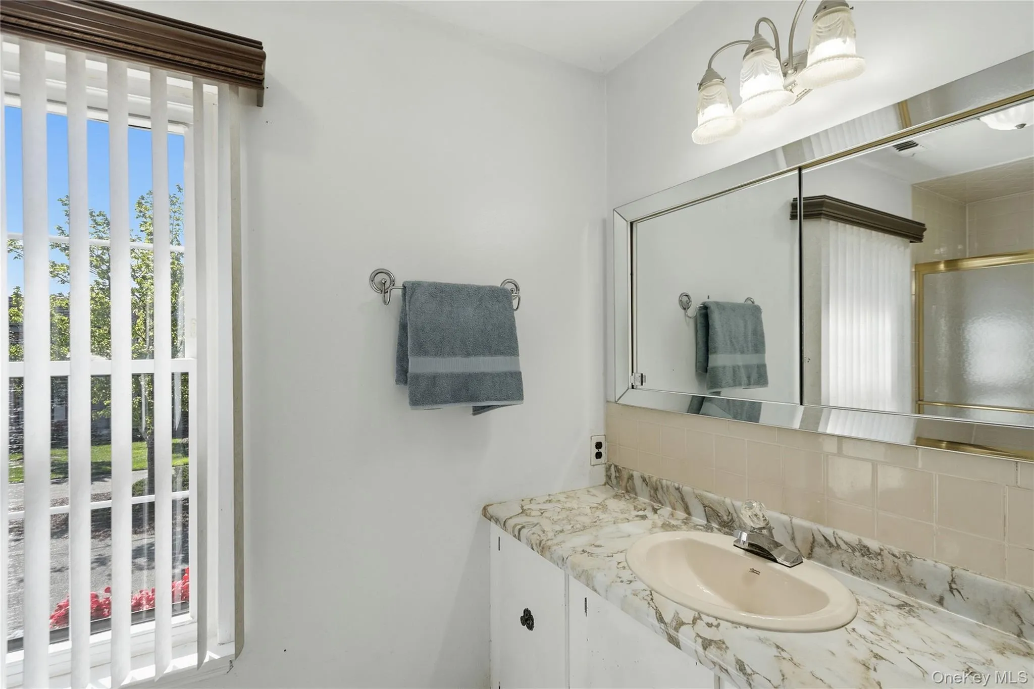 174 Anchor Lane, Islip, NY, 3 Bedrooms Bedrooms, 7 Rooms Rooms,3 BathroomsBathrooms,Residential,For Rent,Anchor,0,1050538 174 Anchor Lane, Islip, NY, 3 Bedrooms Bedrooms, 7 Rooms Rooms,3 BathroomsBathrooms,Residential,For Rent,Anchor,0,1050538