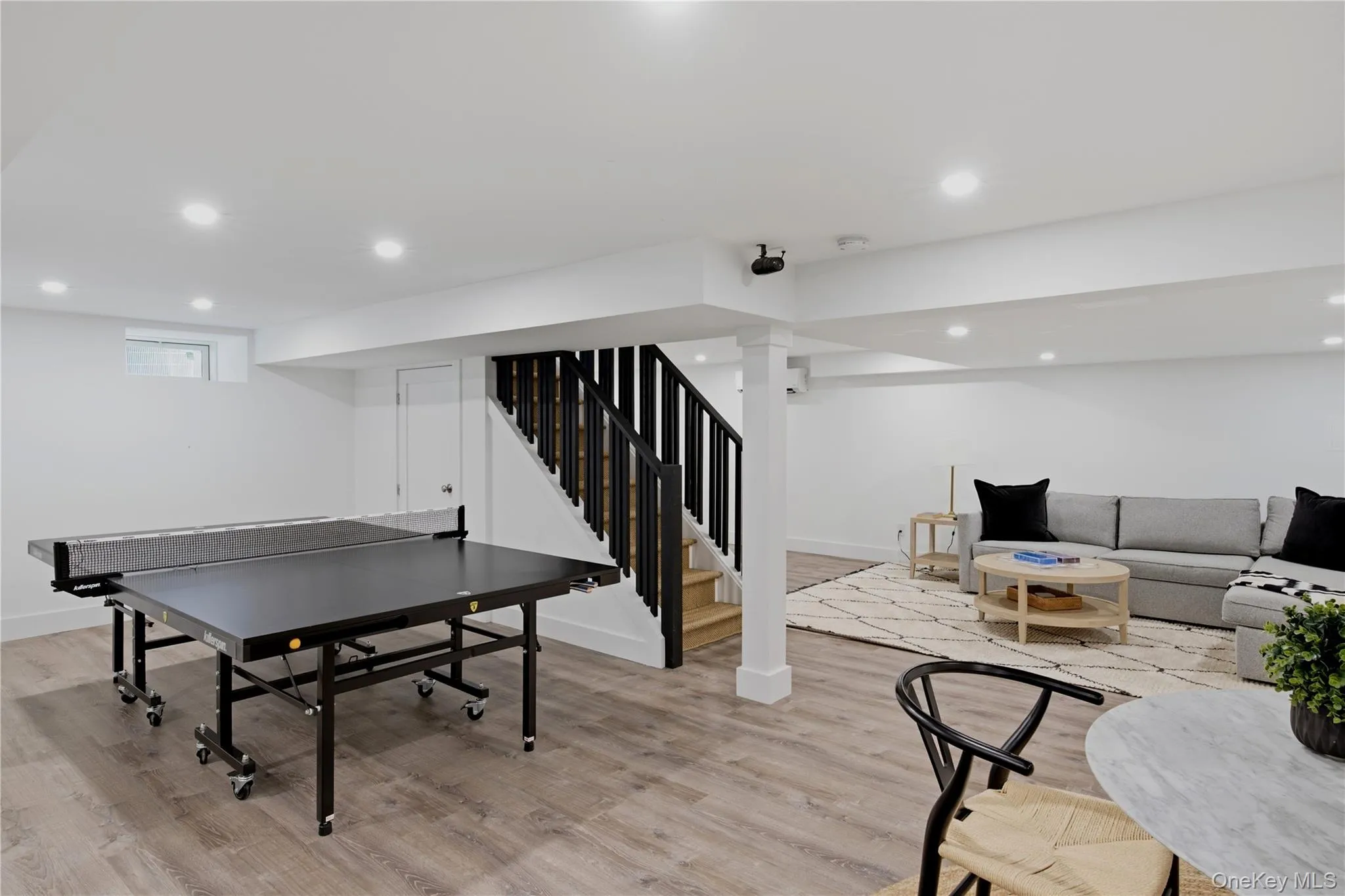 12 Surrey Court, East Hampton, NY, 3 Bedrooms Bedrooms, 8 Rooms Rooms,3 BathroomsBathrooms,Residential,For Rent,Surrey,0,1050540 12 Surrey Court, East Hampton, NY, 3 Bedrooms Bedrooms, 8 Rooms Rooms,3 BathroomsBathrooms,Residential,For Rent,Surrey,0,1050540