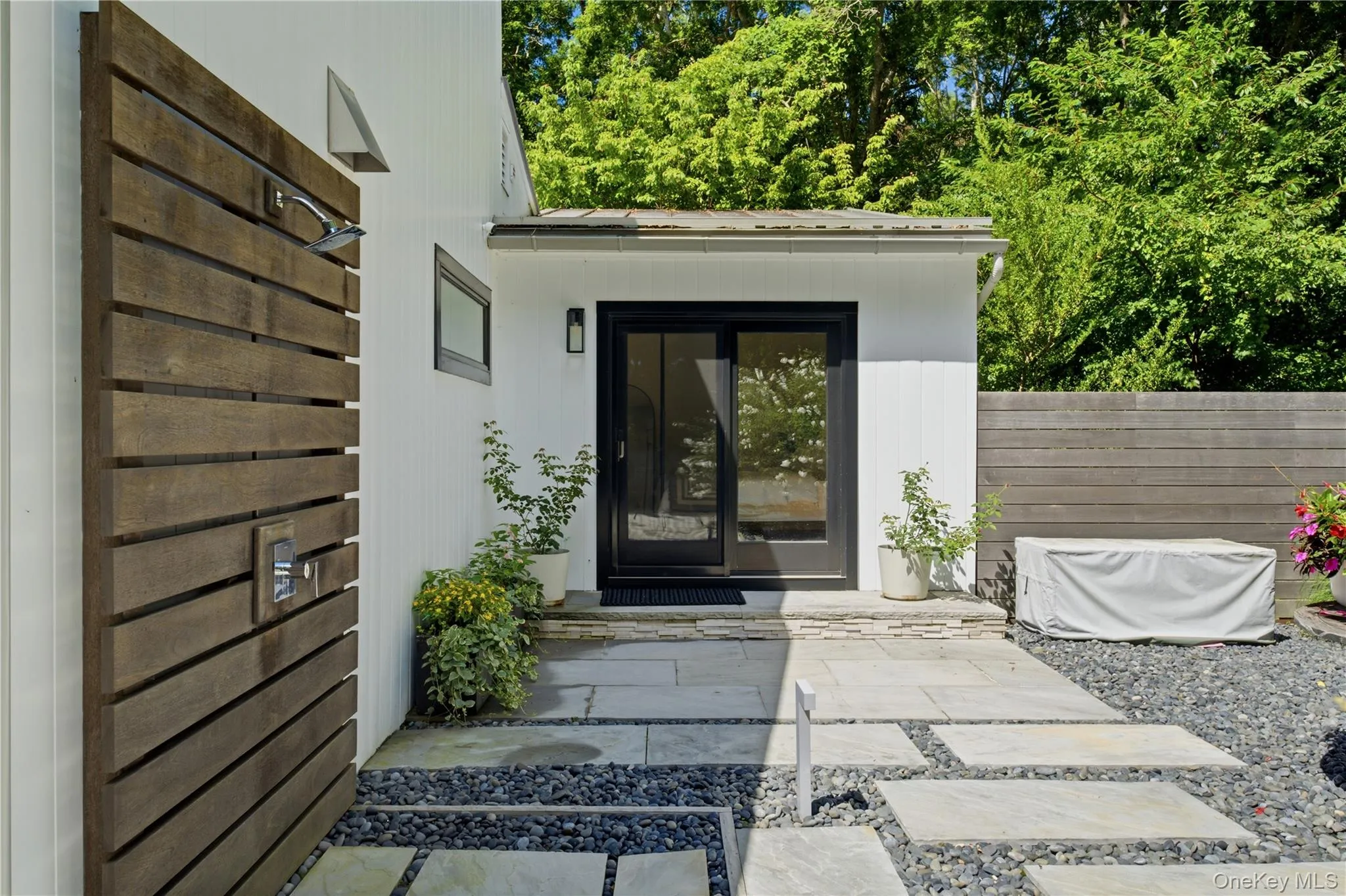 12 Surrey Court, East Hampton, NY, 3 Bedrooms Bedrooms, 8 Rooms Rooms,3 BathroomsBathrooms,Residential,For Rent,Surrey,0,1050540 12 Surrey Court, East Hampton, NY, 3 Bedrooms Bedrooms, 8 Rooms Rooms,3 BathroomsBathrooms,Residential,For Rent,Surrey,0,1050540