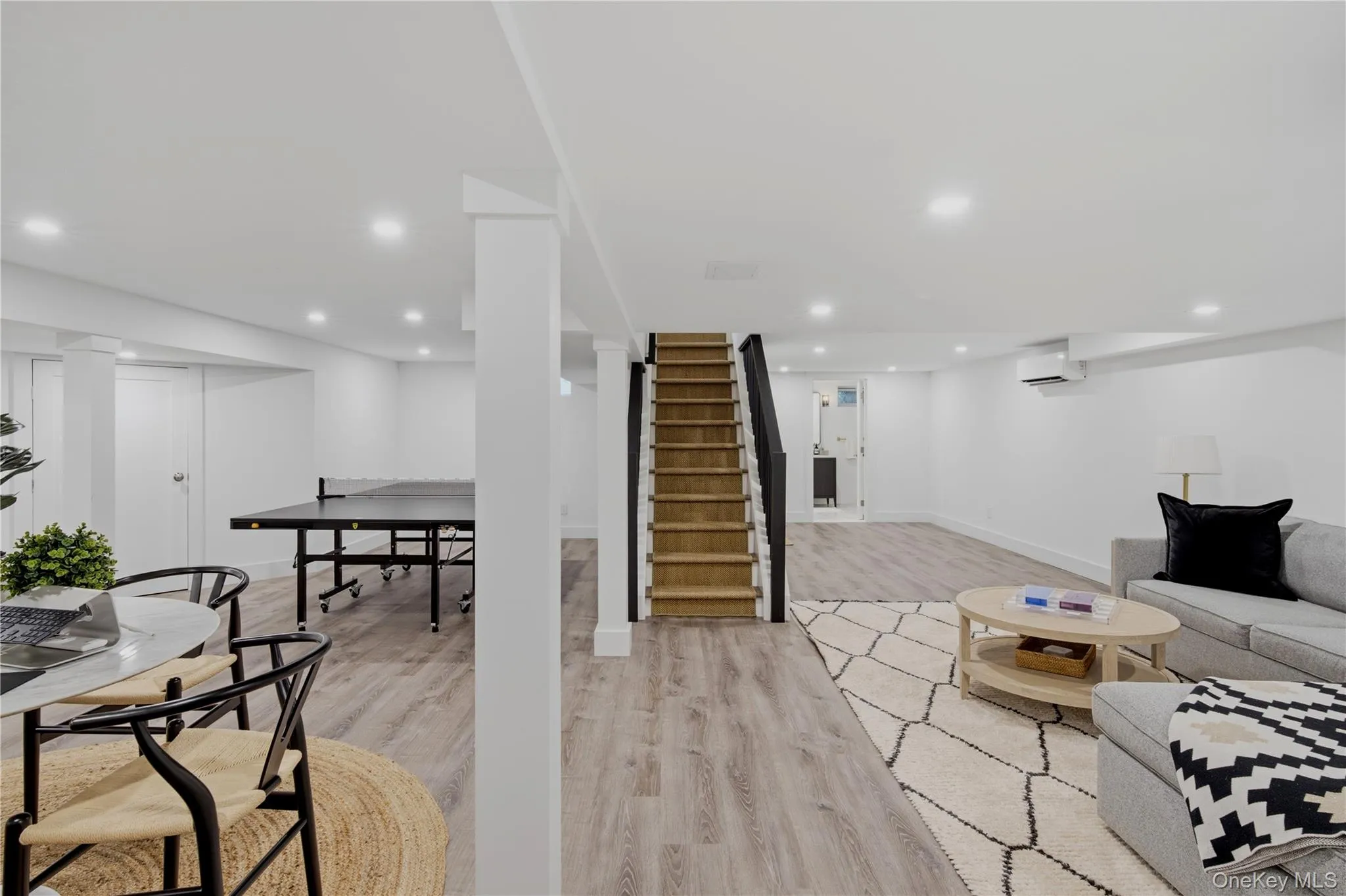 12 Surrey Court, East Hampton, NY, 3 Bedrooms Bedrooms, 8 Rooms Rooms,3 BathroomsBathrooms,Residential,For Rent,Surrey,0,1050540 12 Surrey Court, East Hampton, NY, 3 Bedrooms Bedrooms, 8 Rooms Rooms,3 BathroomsBathrooms,Residential,For Rent,Surrey,0,1050540