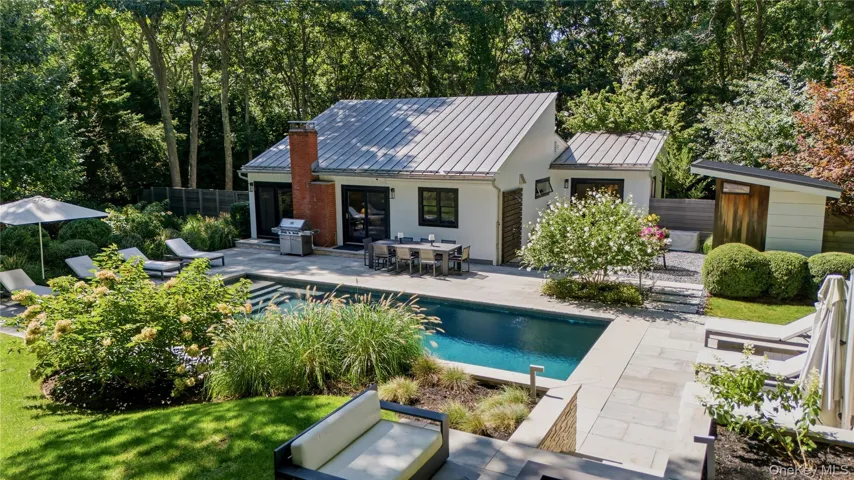 12 Surrey Court, East Hampton, New York 11937
